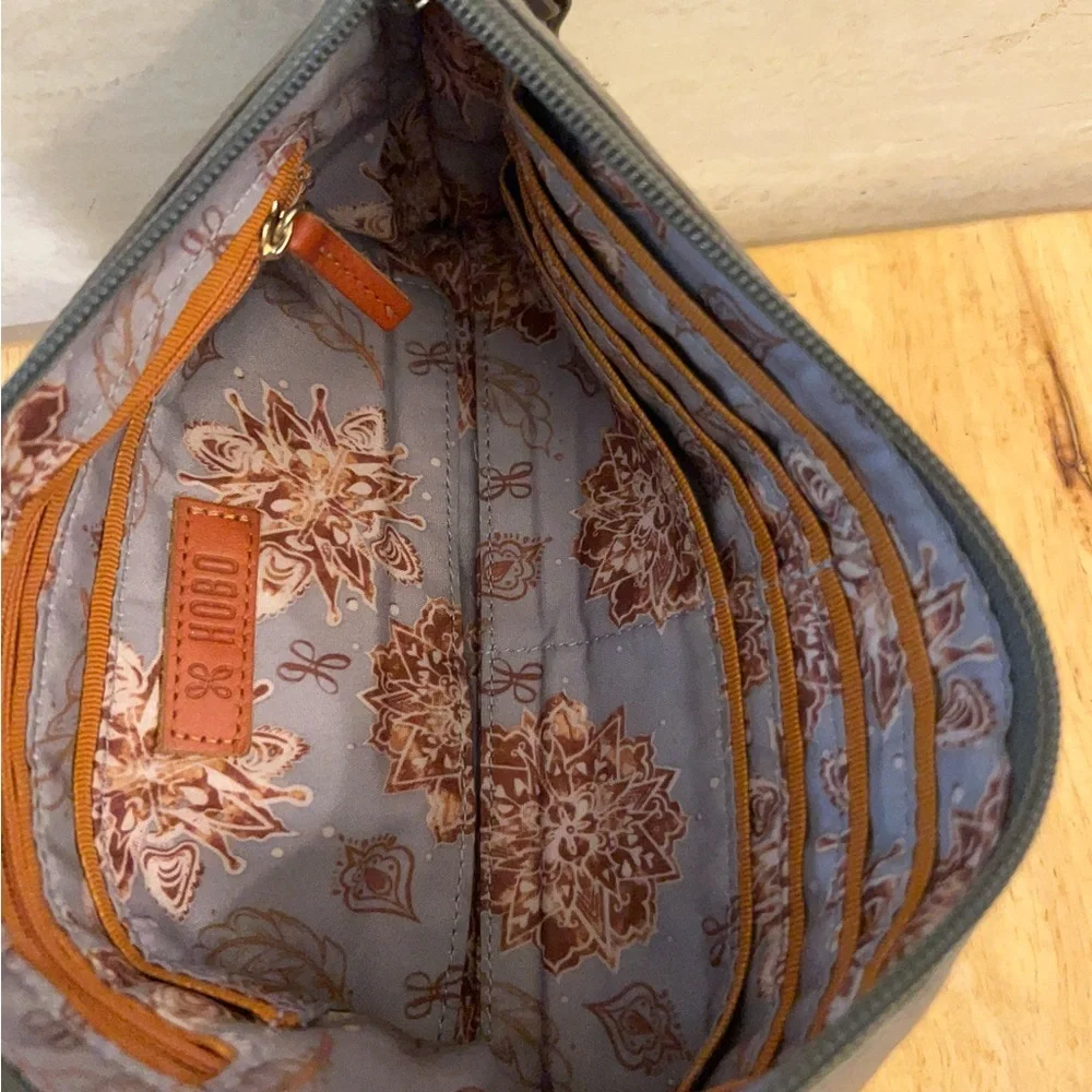 HOBO International Vida 100% Leather Wristlet Clutch.